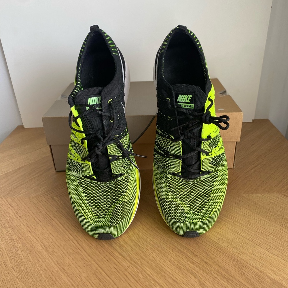 RARE 2012 Nike Flyknit Racer “Volt” Men Sneakers- SZ 12 - Picture 9 of 12